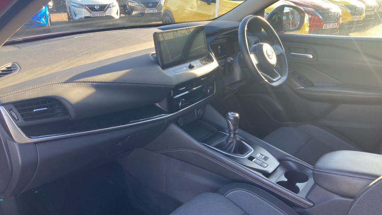 Nissan Qashqai 1.3 DiG-T MH N-Connecta 5dr Petrol Hatchback